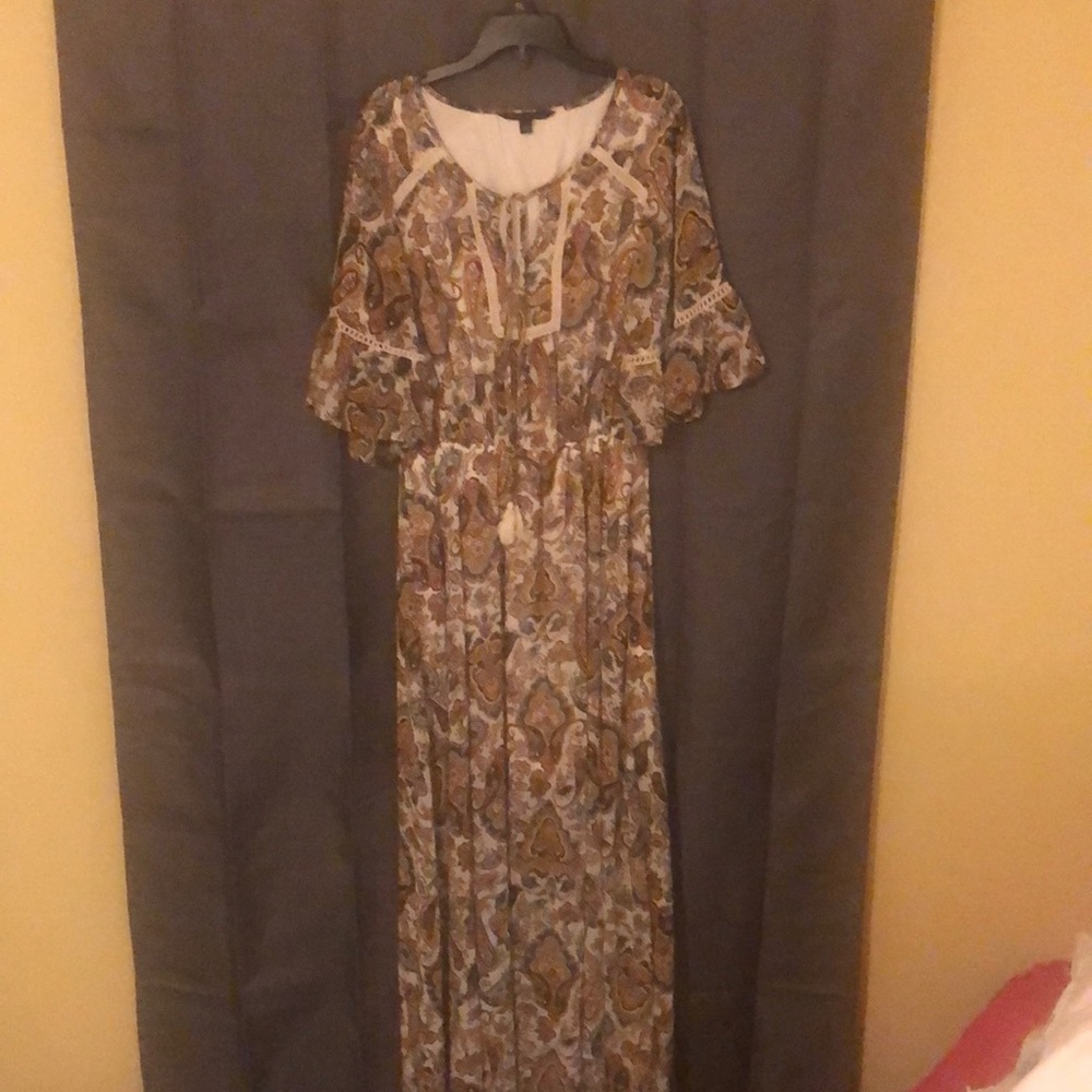 Dress - Picture 2 of 4